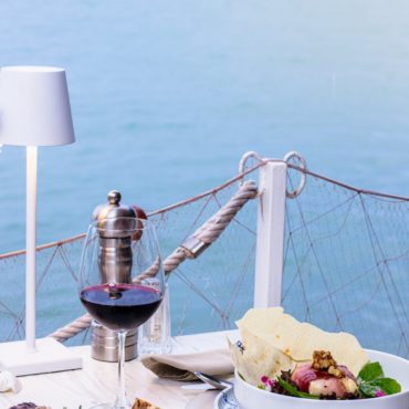 L’Éveil des Sens sur la Riviera : Quatre Tables d’Exception face à la Méditerranée